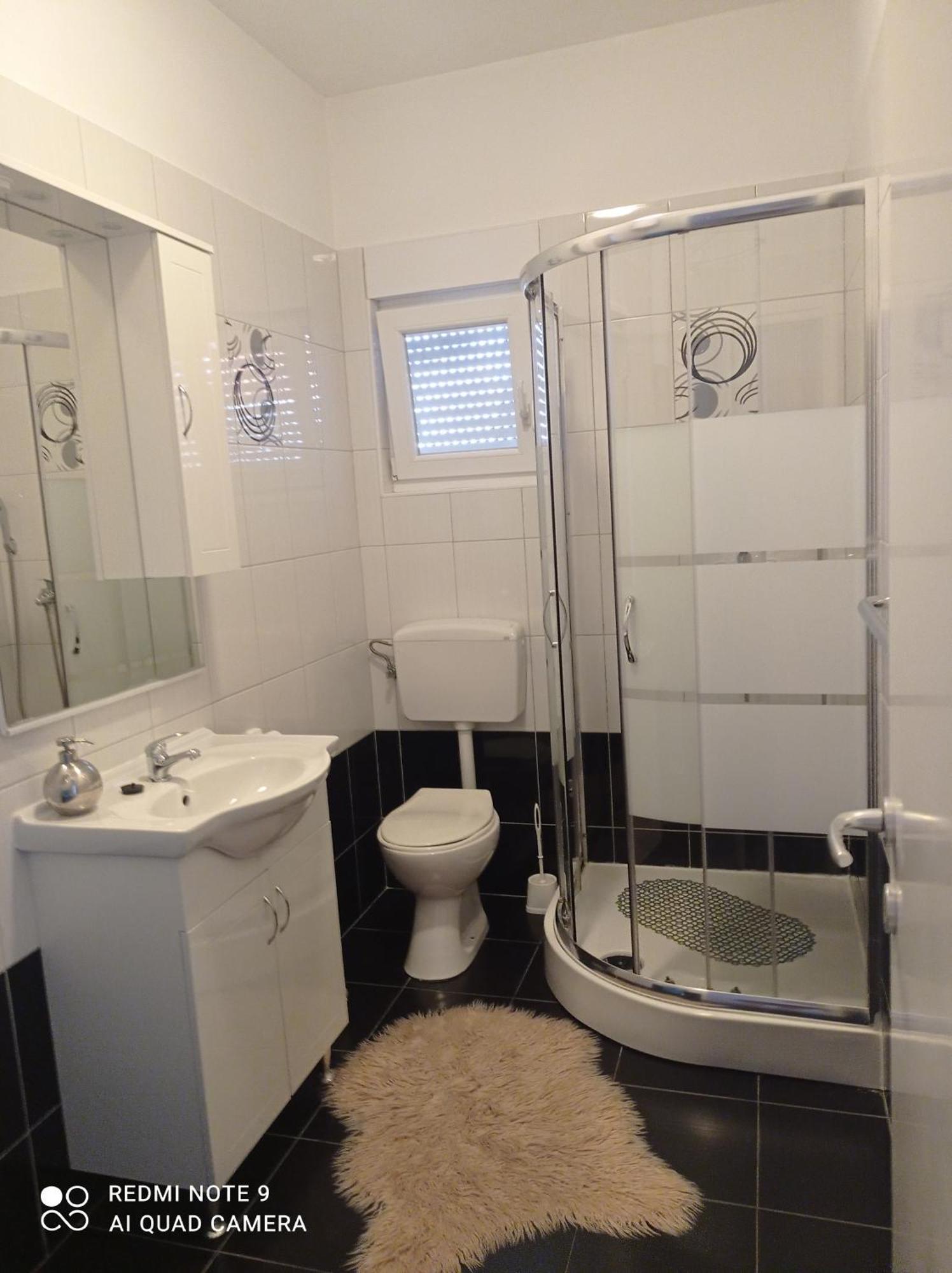 Apartmani Gaga Бибине Екстериор снимка